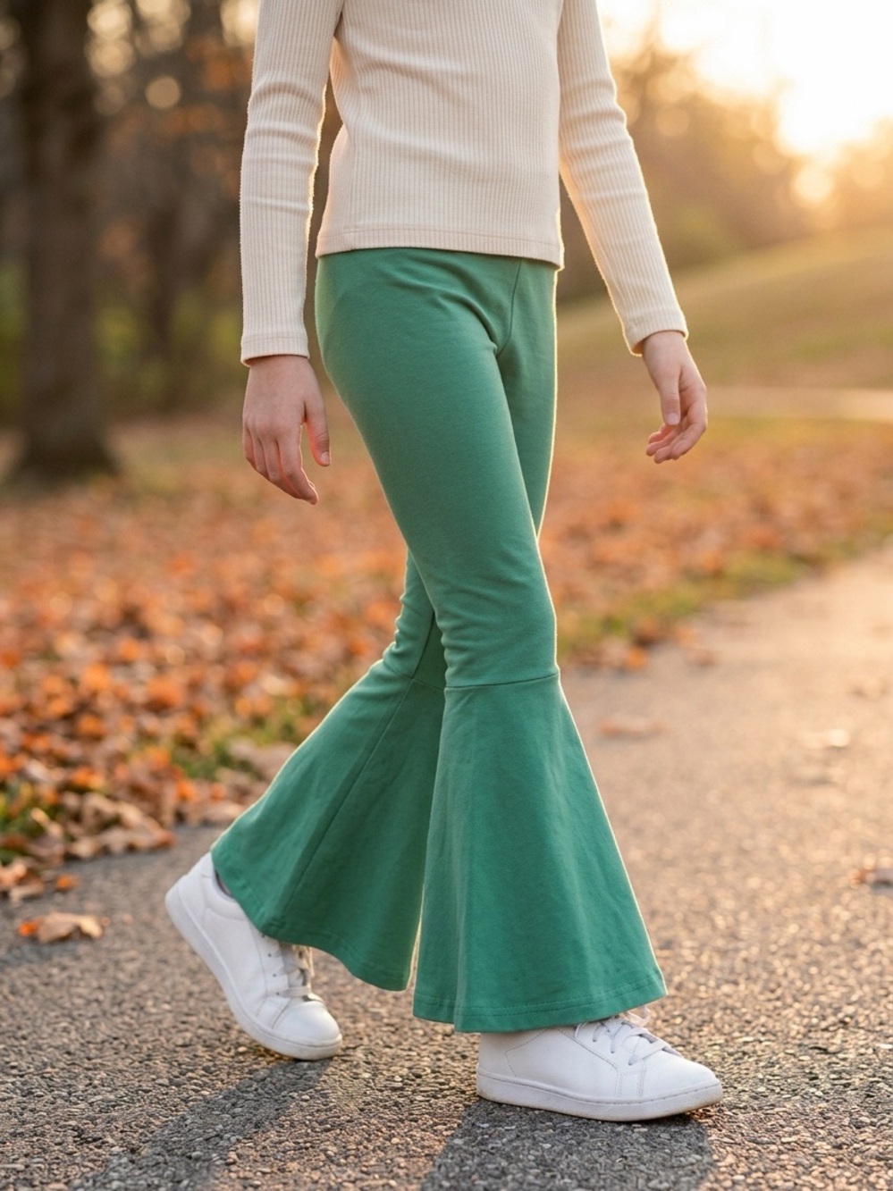 Brokedown Clothing girl's Emerald bell bottoms Size 8 EUC